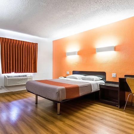 Motel 6-Long Beach, Ca - International City Zewnętrze zdjęcie