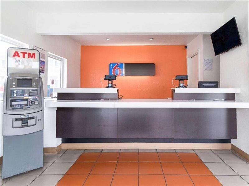 Motel 6-Long Beach, Ca - International City Zewnętrze zdjęcie