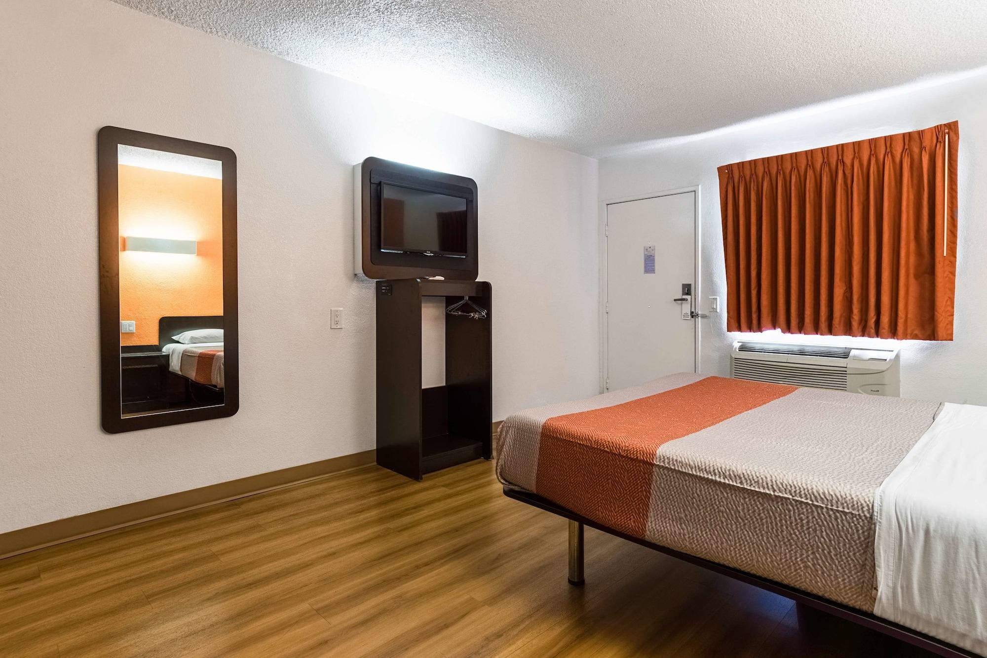 Motel 6-Long Beach, Ca - International City Zewnętrze zdjęcie