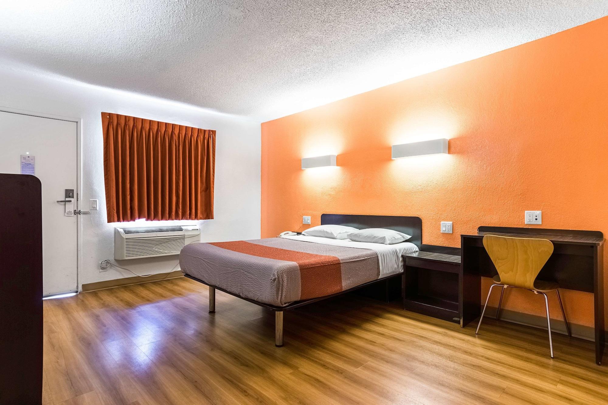 Motel 6-Long Beach, Ca - International City Zewnętrze zdjęcie