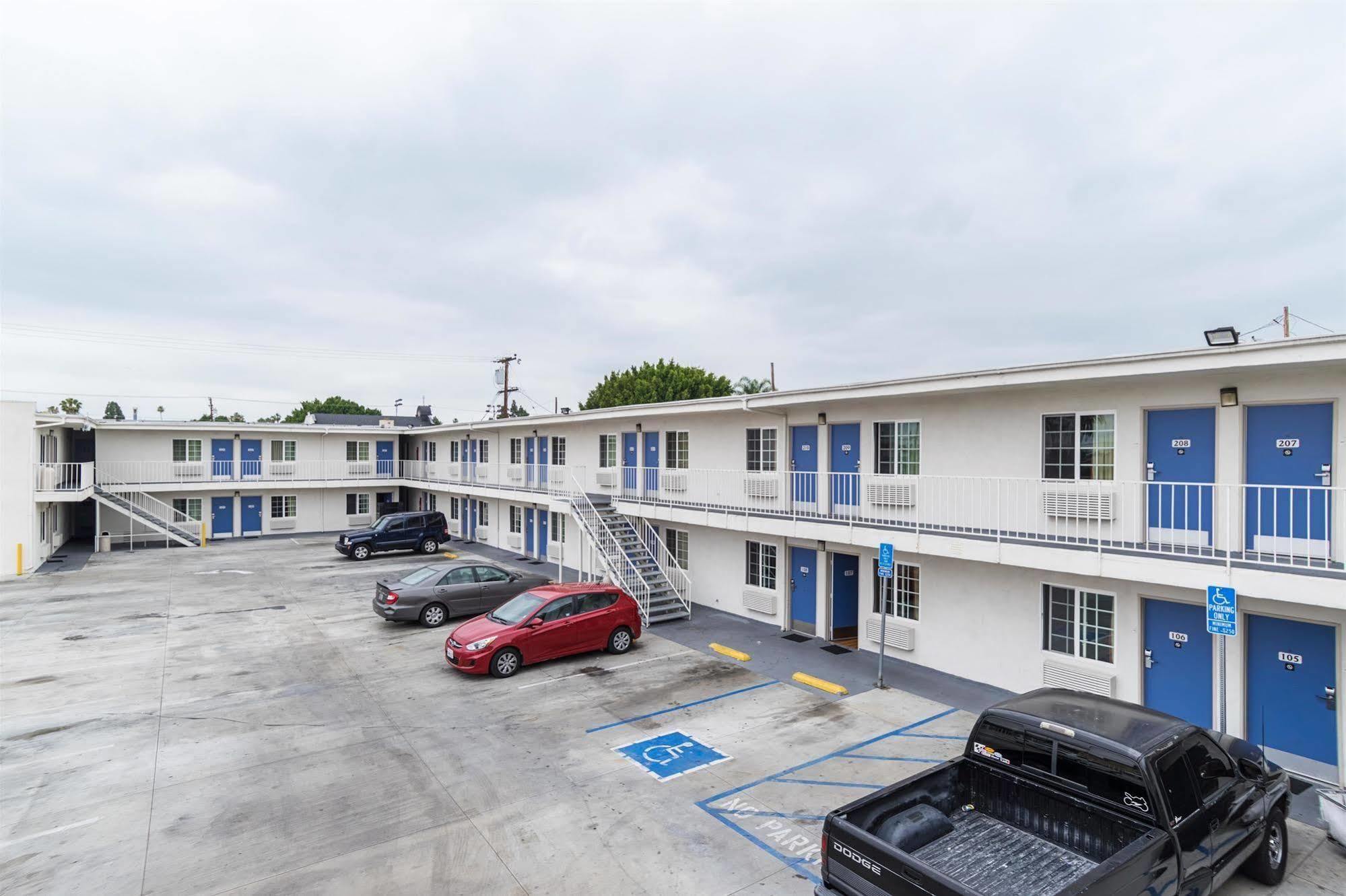 Motel 6-Long Beach, Ca - International City Zewnętrze zdjęcie