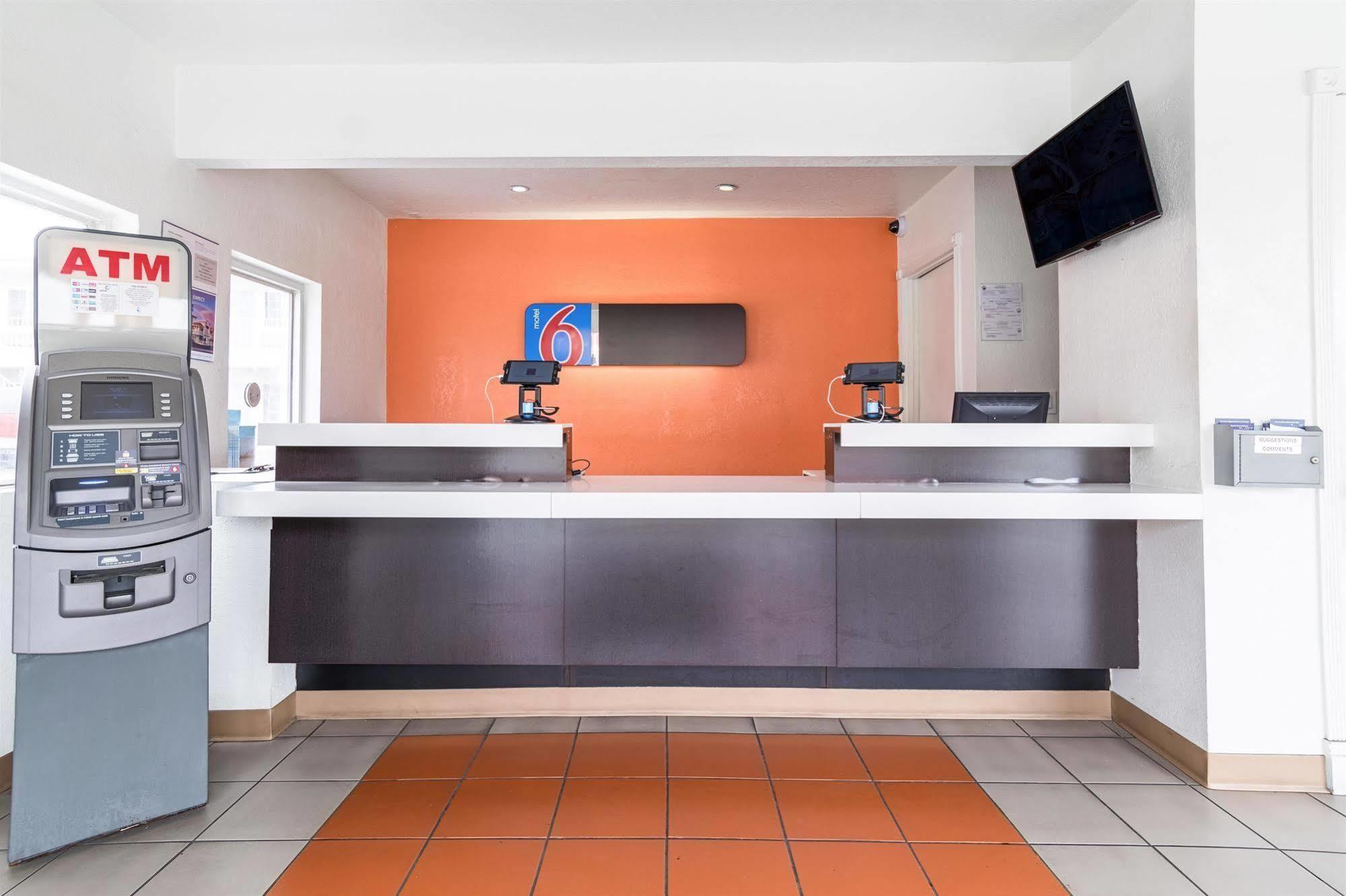 Motel 6-Long Beach, Ca - International City Zewnętrze zdjęcie
