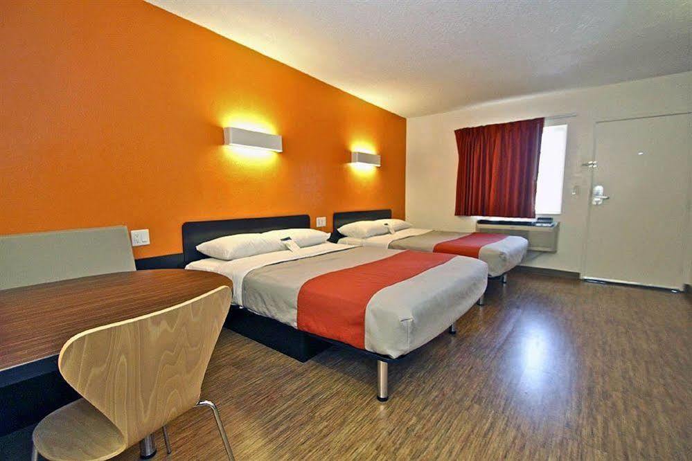 Motel 6-Long Beach, Ca - International City Zewnętrze zdjęcie